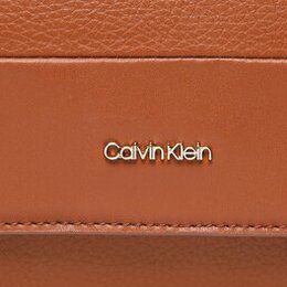 Calvin Klein: Коричневая сумка