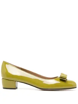 Ferragamo: Зелёные туфли  Vara