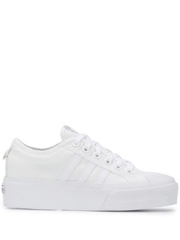 adidas: Белые кроссовки  Nizza