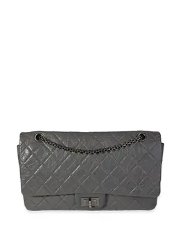 Chanel Pre-Owned: Тёмная сумка 