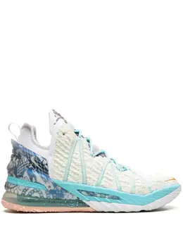 Nike: Белые кроссовки  Lebron 18