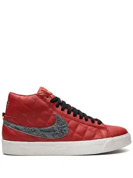 Nike: Красные кроссовки Blazer SB