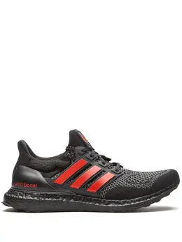 adidas: Чёрные кроссовки  UltraBoost
