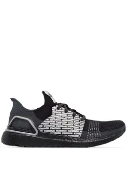 adidas: Чёрные кроссовки  UltraBoost 19