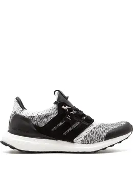 adidas: Чёрные кроссовки  UltraBoost