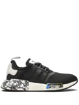 adidas: Чёрные кроссовки  NMD_R1