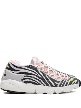 Nike: Яркие кроссовки  Air
