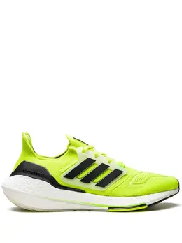 adidas: Зелёные кроссовки  UltraBoost