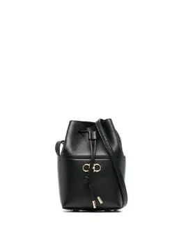 Ferragamo: Чёрная сумка 