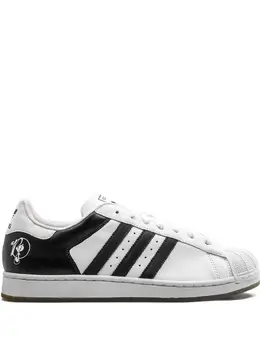 adidas: Белые кроссовки  Superstar