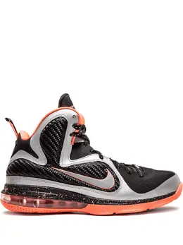 Nike: Серебристые кроссовки  Lebron 9