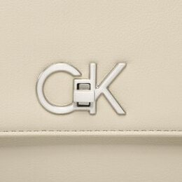 Calvin Klein: Бежевая сумка