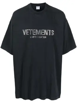 VETEMENTS: Футболка с принтом 