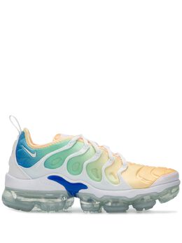 Nike: Светлые кроссовки  Air Vapormax Plus