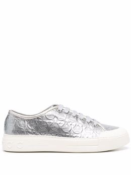 Salvatore Ferragamo: Серебристые кроссовки  Gancini