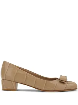 Ferragamo: Бежевые туфли  Vara Bow