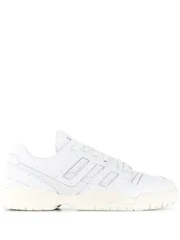 Adidas: Белые кроссовки 