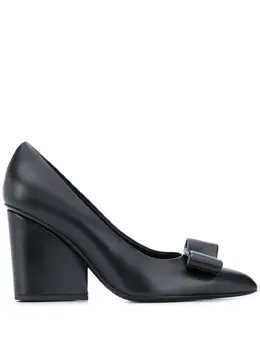 Salvatore Ferragamo: Чёрные туфли  Vara Bow