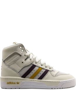 adidas: Белые кроссовки  Rivalry