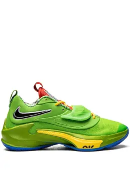 Nike: Зелёные кроссовки 