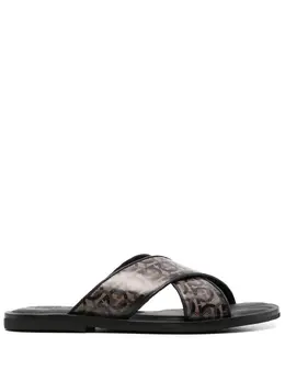 Salvatore Ferragamo: Коричневые сандалии  Gancini