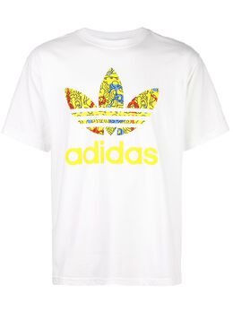 adidas: Белая футболка 