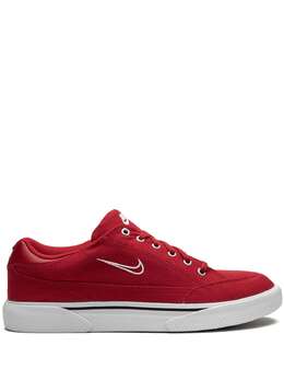 Nike: Красные кроссовки 