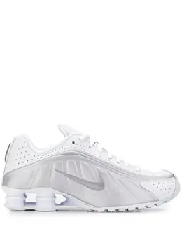 Nike: Белые кроссовки  Shox R4