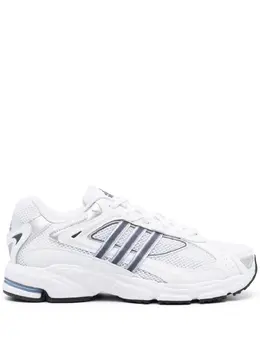 adidas: Белые кроссовки  Response