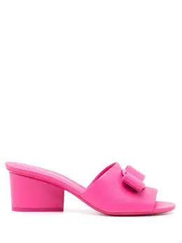 Salvatore Ferragamo: Розовые сандалии  Viva