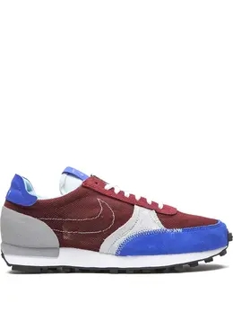 Nike: Красные кроссовки  Daybreak Type