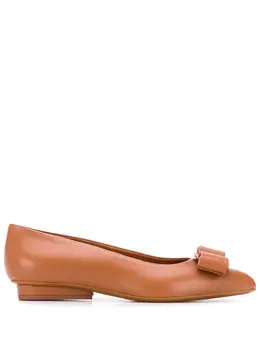 Salvatore Ferragamo: Коричневые туфли  Vara Bow