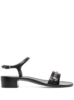 Salvatore Ferragamo: Чёрные сандалии  Vara Bow
