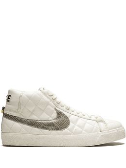 Nike: Белые кроссовки  Blazer SB