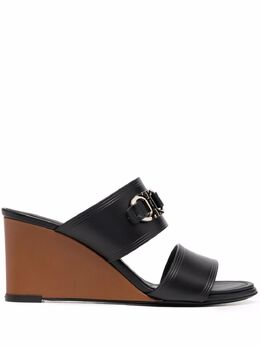 Salvatore Ferragamo: Чёрные сандалии 