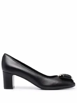 Salvatore Ferragamo: Чёрные туфли  Gancini