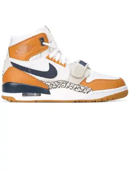 Nike: Белые кроссовки  Air Jordan