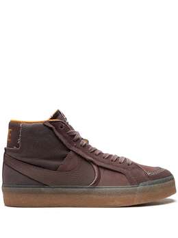 Nike: Фиолетовые кроссовки  SB Zoom Blazer Mid