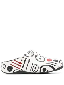 10 CORSO COMO: Яркие сабо 