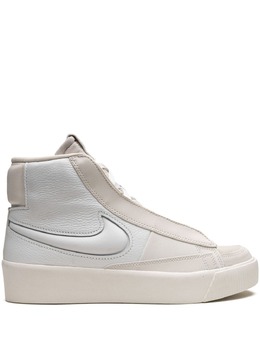 Nike: Белые кроссовки  Blazer Mid