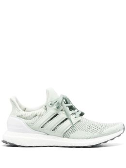 adidas: Зелёные кроссовки  UltraBoost