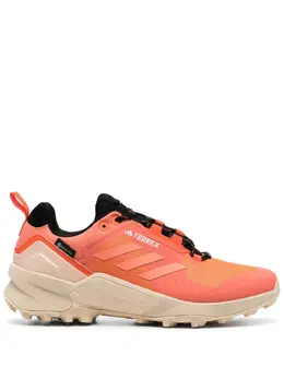 adidas: Оранжевые кроссовки  Terrex
