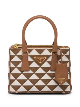 Prada: Коричневая сумка 