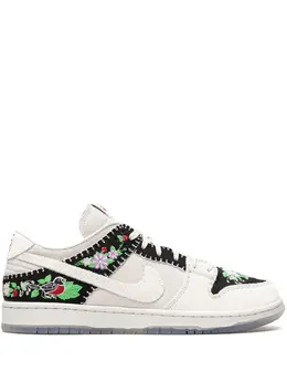 Nike: Белые кроссовки  Dunk Low