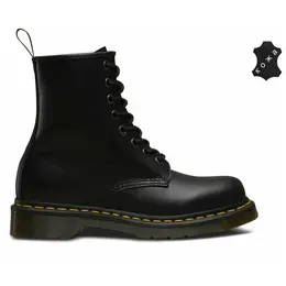 Dr. Martens: Чёрные ботинки 