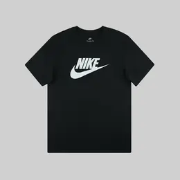 NIKE: Чёрная футболка