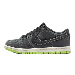 Nike: Серые кроссовки  Dunk Low SE