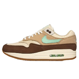 Nike: Бежевые кроссовки  Air Max 1