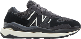 New Balance: Чёрные кроссовки  57/40