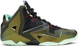 Nike: Золотые кроссовки  Lebron 11